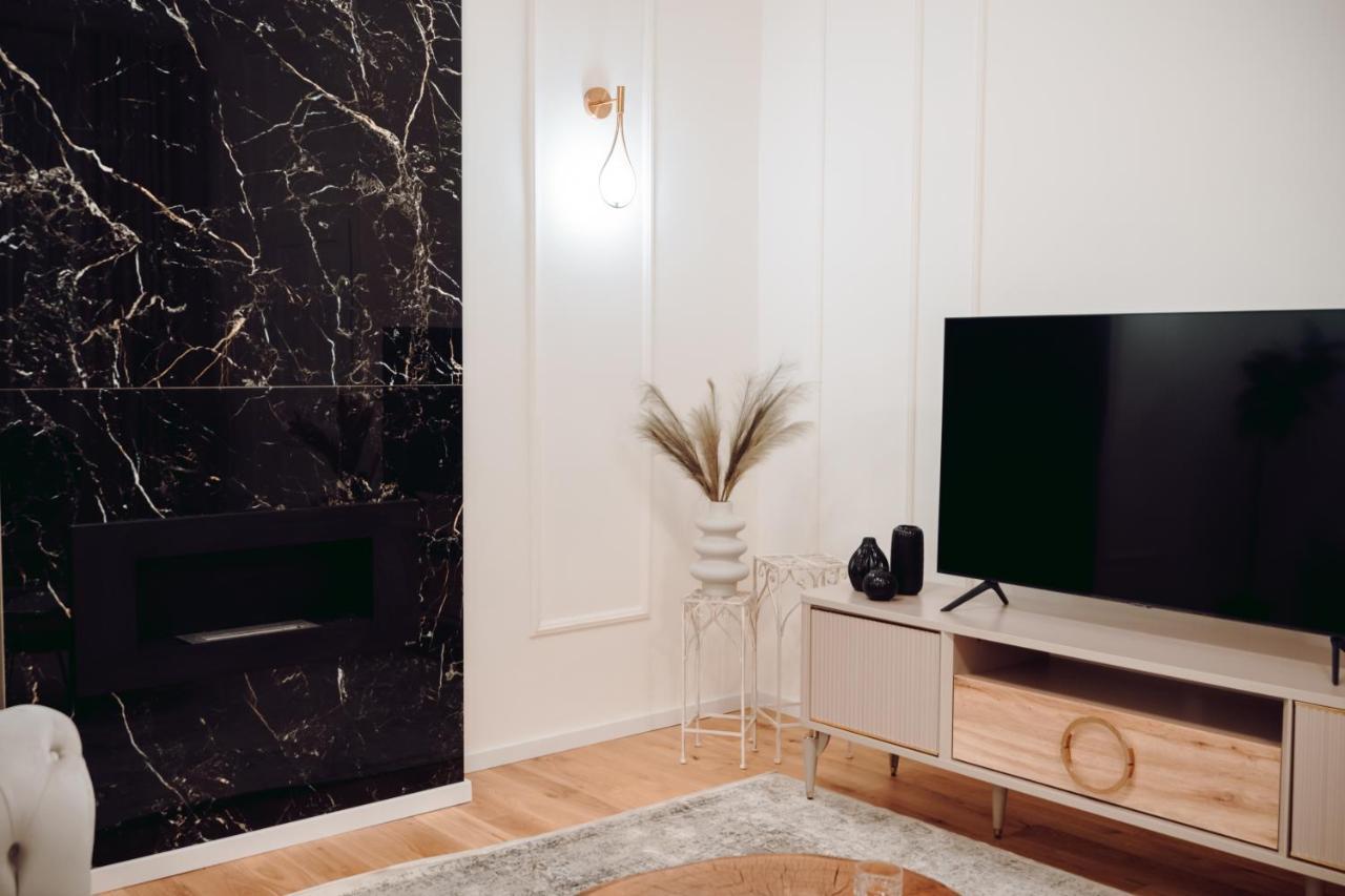 Fabulous And Fancy City Center Designer Apartment 克卢日-纳波卡 外观 照片