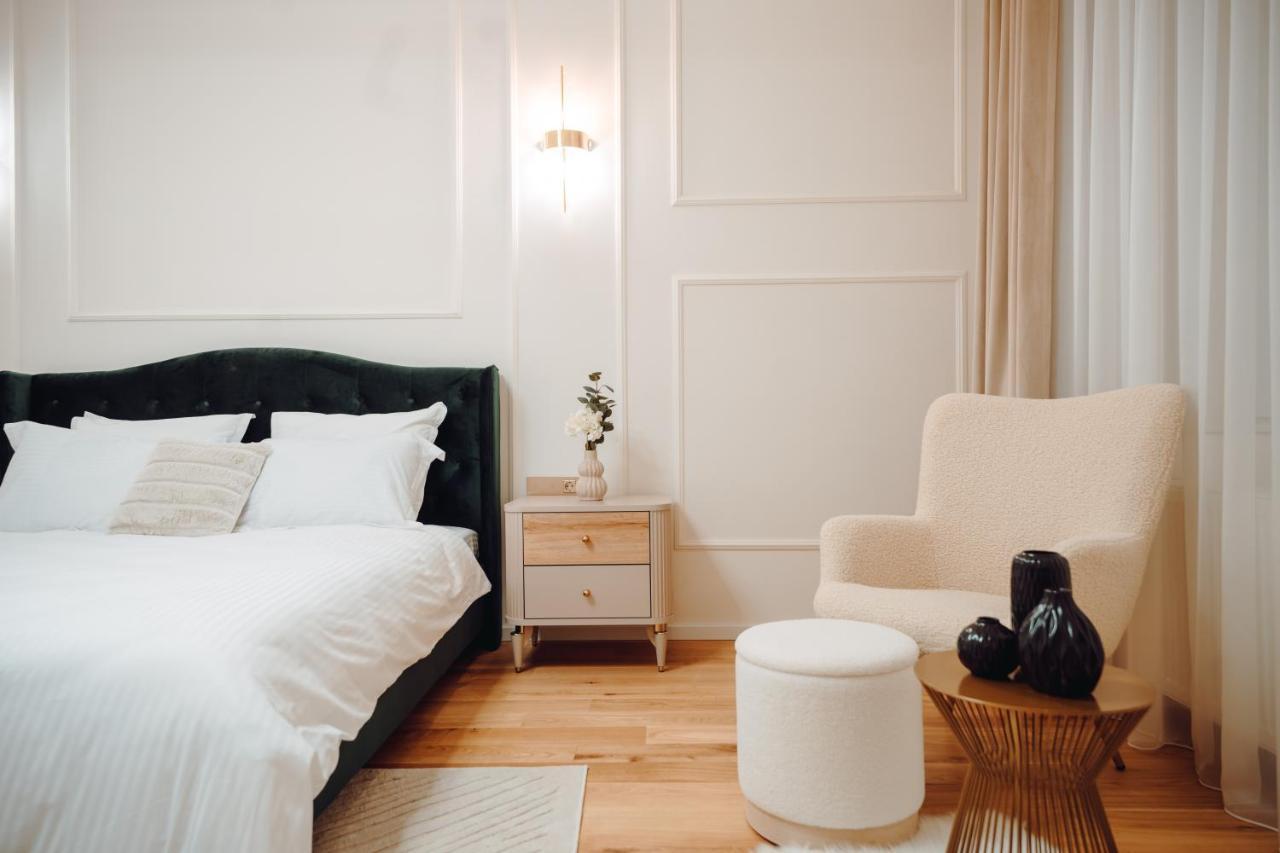 Fabulous And Fancy City Center Designer Apartment 克卢日-纳波卡 外观 照片